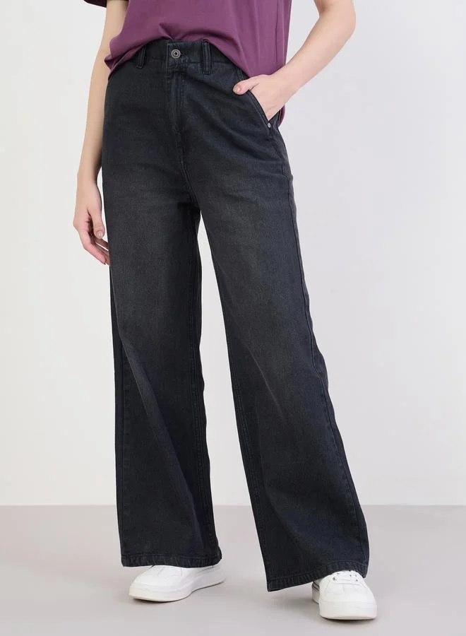 ستايلي جينز بخصر عالي وأرجل واسعة